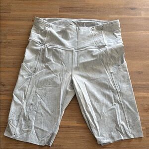 lululemon athletica blue water print Bike Shorts, size 8